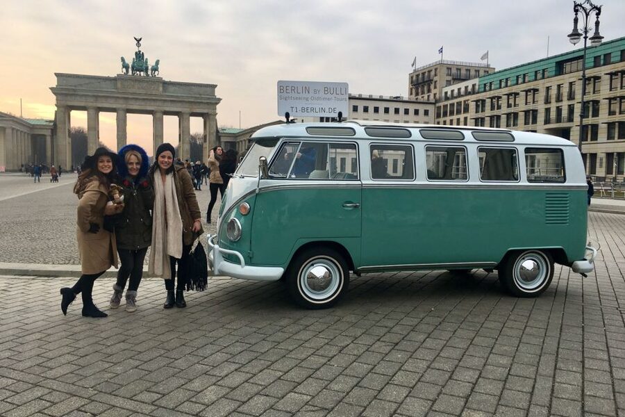 Berlin: Private Sightseeing Tour in Iconic Oldtimer VW Bus - What the photo booklet adds