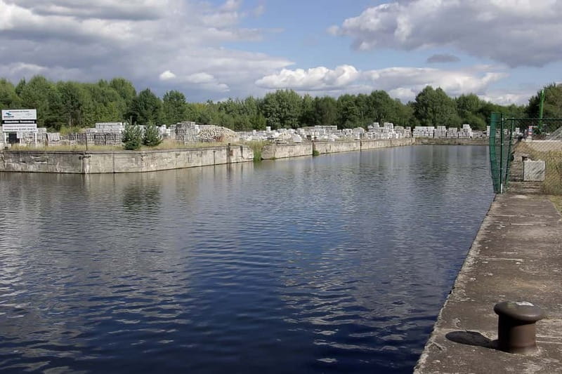 Berlin & Sachsenhausen: 5-Hour Tour "Third Reich" by VW-Bus - Riding to Sachsenhausen in a private VW bus