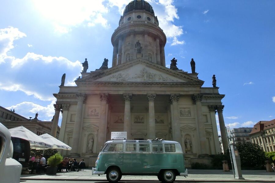 Berlin: Sightseeing Tour in Classic Volkswagen T1 Samba Bus - From Bellevue Palace to City West