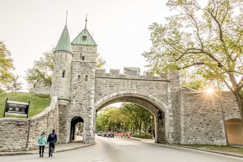 Best of Quebec City: Panoramic Bus Tour with Local Guide - What the guide adds to the ride