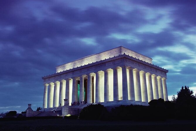 Big Bus DC: Monuments & Memorials Night Tour by Open-top Bus - The Vietnam, Korean War, Jefferson, and Washington memorials