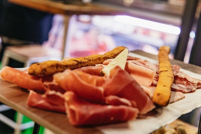 Bologna City Red Bus and Food tasting - Who will enjoy this experience most?
