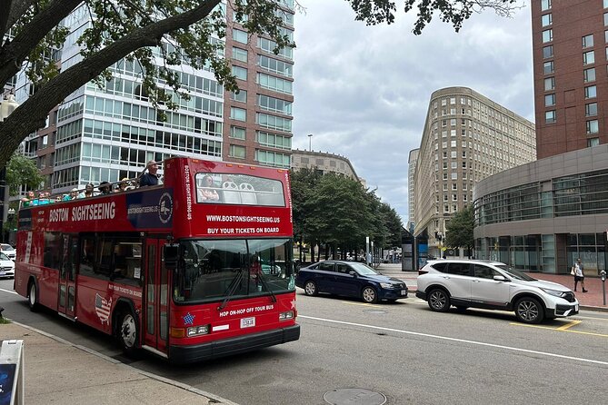 Boston Hop-On Hop-Off All Day Sightseeing Tour - The guide makes a real difference