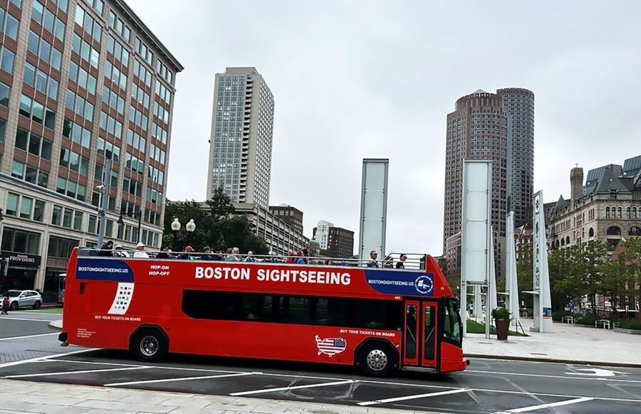 Boston: Hop-On Hop-Off Double-Decker Bus Sightseeing Tour - What the commentary adds, and where it can fall short