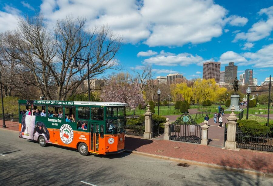 Boston: Hop-on Hop-off Old Town Trolley Tour - Stop 7: Public Garden and the transfer point