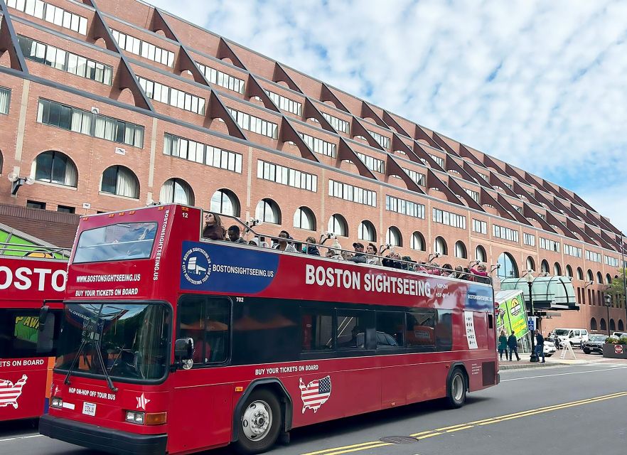 Boston Sightseeing: Single Ride Pass With Double-Decker Bus - Stop 1: New England Aquarium and the harbor edge