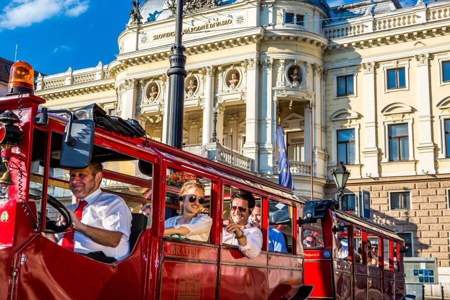 Bratislava: Sightseeing Bus Tour - The Presidential Palace and Slovak Radio