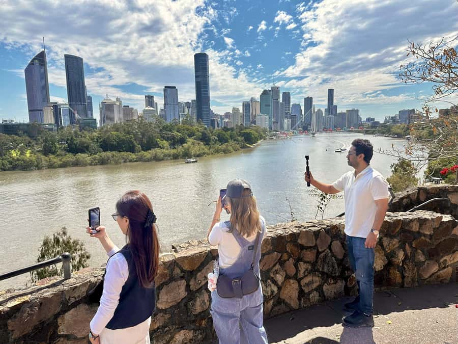 Brisbane Bus Tour: City highlights | Small group | Snack - Starting in Brisbane’s CBD