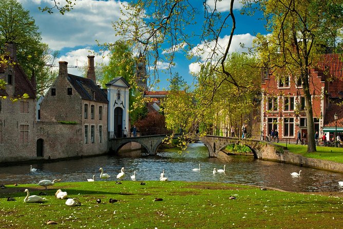 Bruges bus tour from Amsterdam - Gruuthuse and St. Bonifacius Bridge