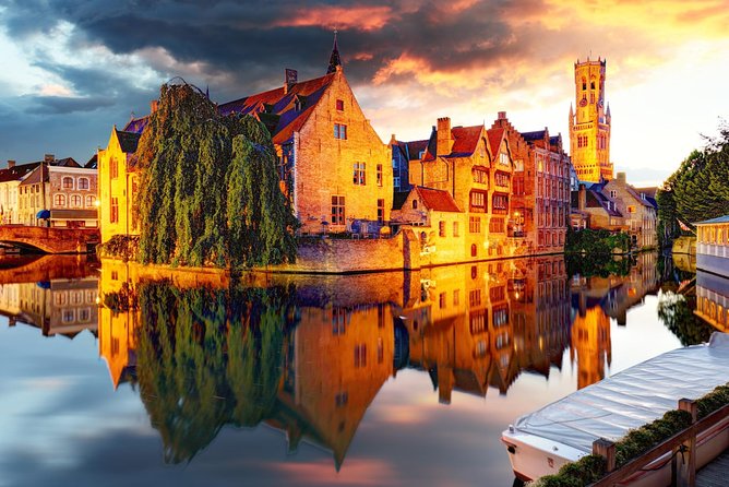 Bruges bus tour from Brussels - Canals, bridges, and the best photo stops