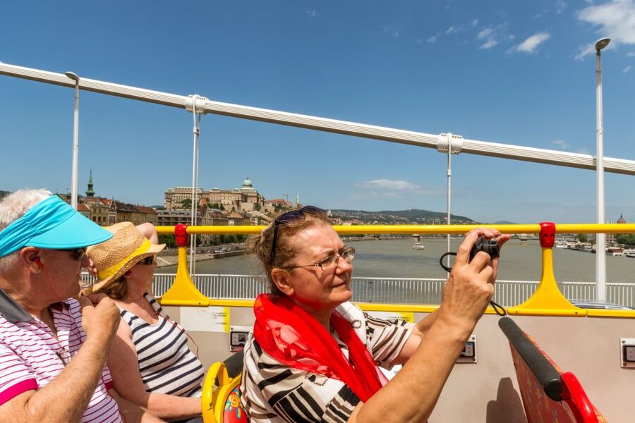 Budapest: City Sightseeing Hop-On Hop-Off Bus Tour & Extras - The walking tour fills the gaps