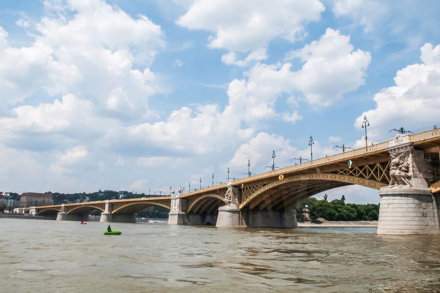 Budapest: Floating Bus Tour by Land and Water - Who will enjoy it most