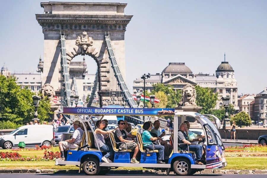 Budapest: Official Buda Castle Electric Hop-On Hop-Off Bus - How the hop-on system really works