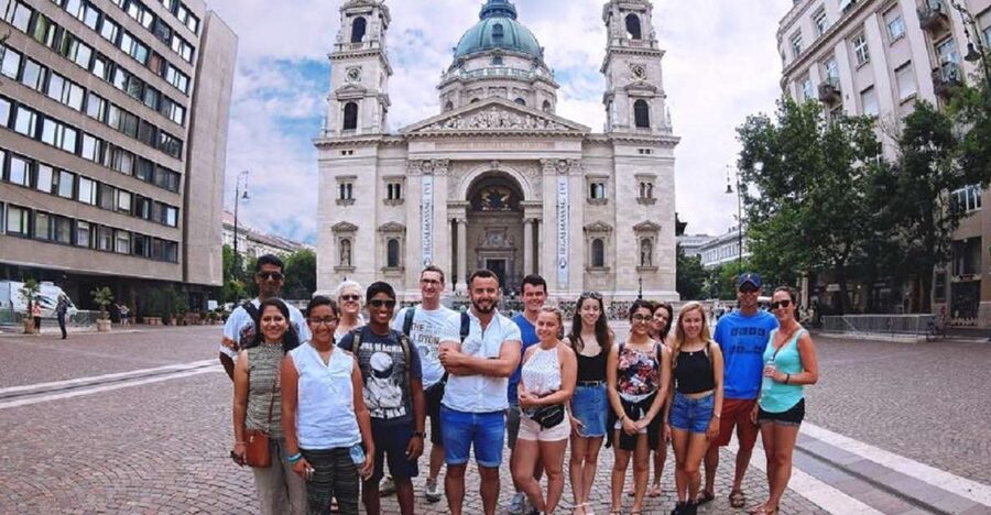 Budapest: Private 3-hour Guided City Tour by Bus - A fast, useful introduction to Budapest