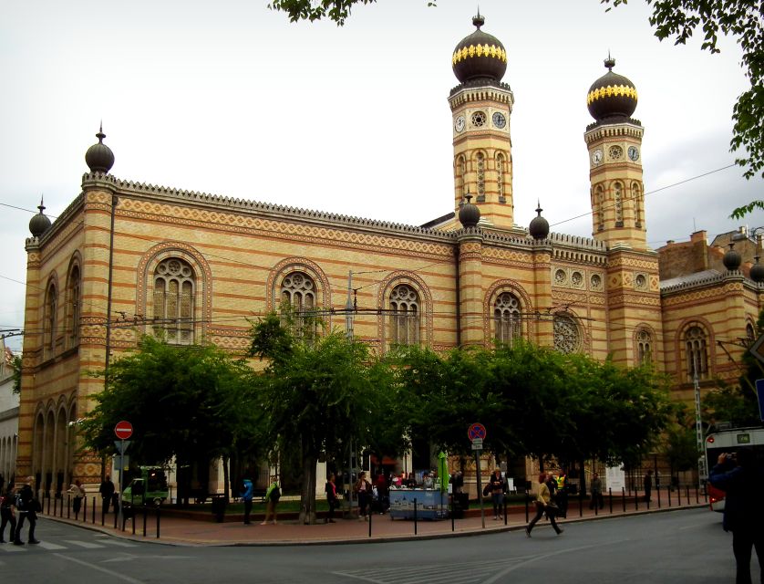 Budapest: Private 3-hour Guided City Tour by Bus - What the private format really adds