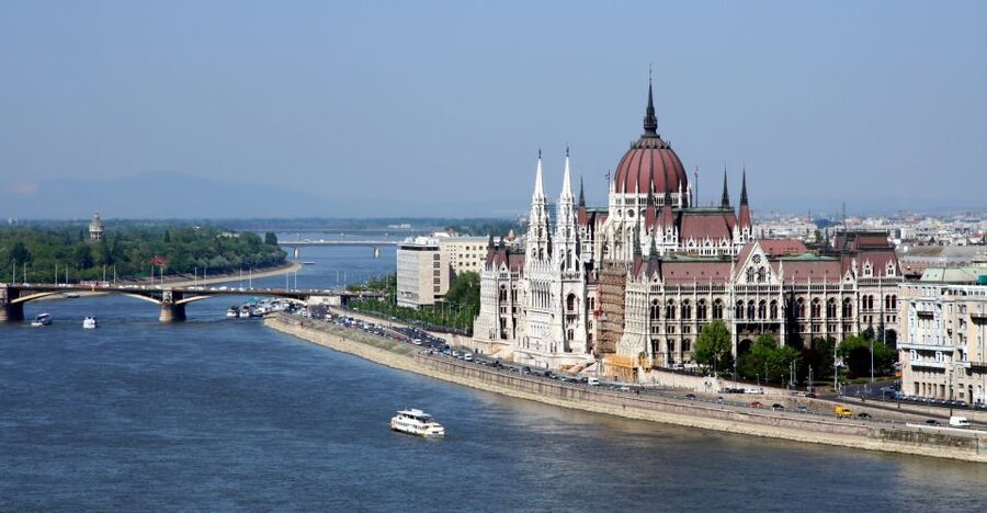 Budapest: Private 3-hour Guided City Tour by Bus - Where the tour may feel limited