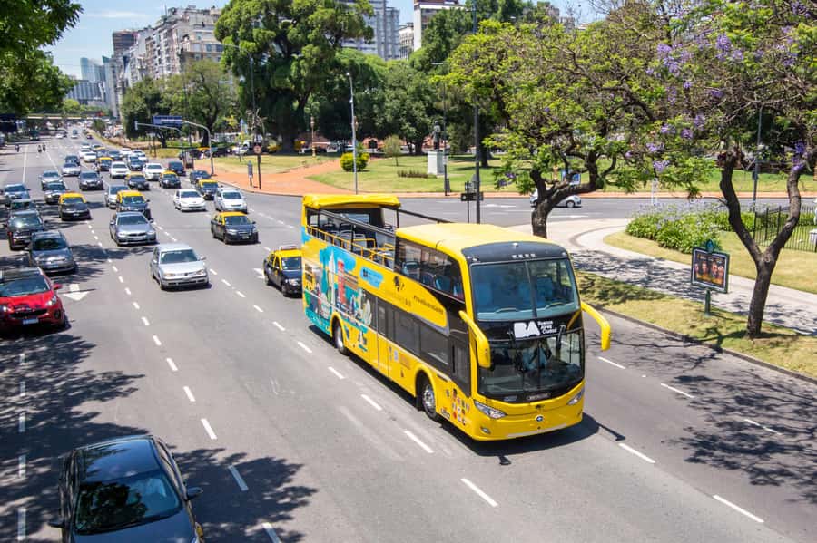 Buenos Aires Hop-On Hop-Off Bus and Exclusive Benefits - La Boca and Caminito: color, art, and a longer stop