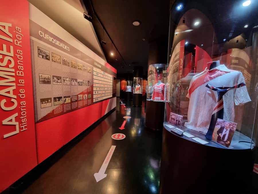 Buenos Aires: Hop-On Hop-Off Bus and Football Museums - Stop 19 and River Plate Museum