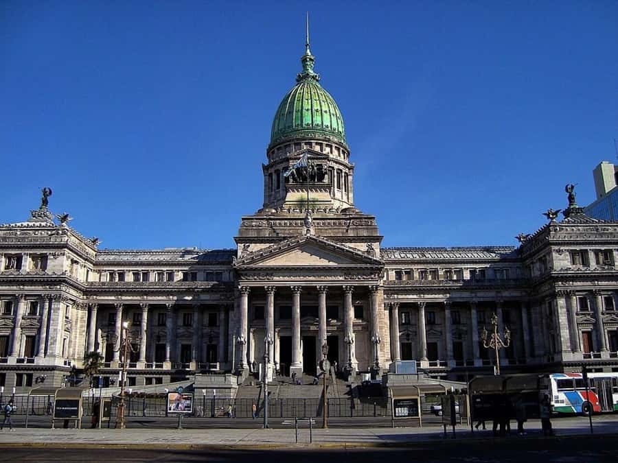 Buenos Aires: Panoramic Bus Tour - Retiro: immigrants, trains, and grand city spaces