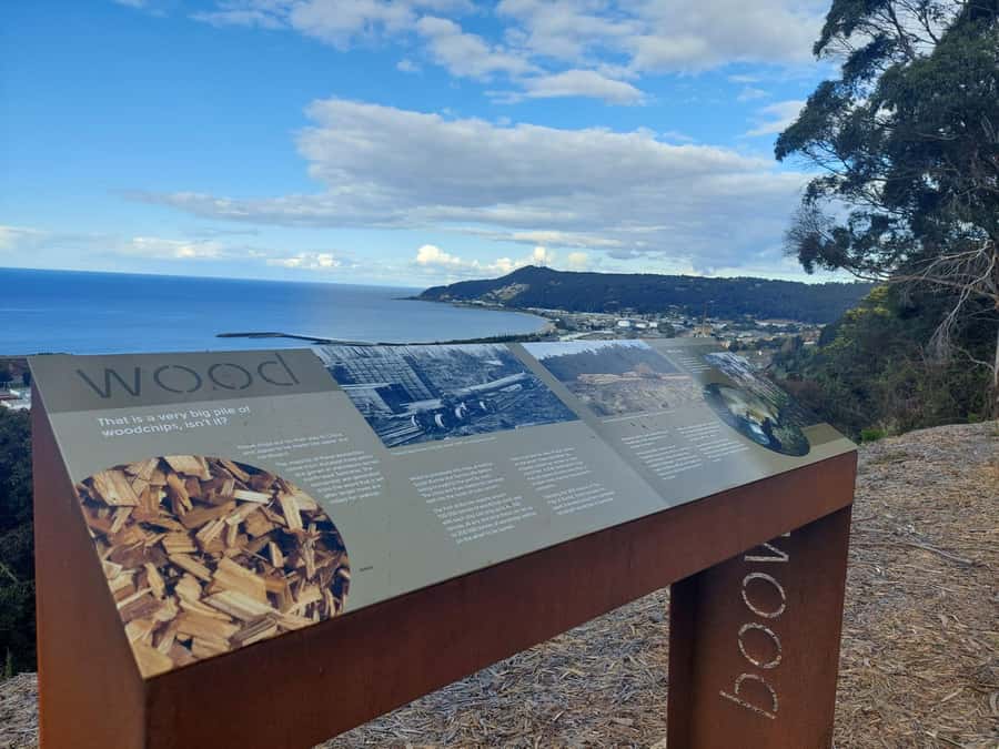 Burnie Attractions Bus - A short tour with a very Tasmanian prize