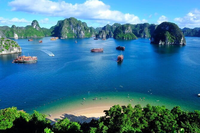 Bus Cat Ba island to Ha Noi - Arriving in Hanoi and finding your final drop-off
