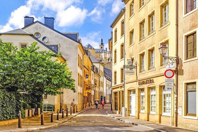 Bus day trip to Luxembourg and Dinant from Brussels - How the group size affects the day