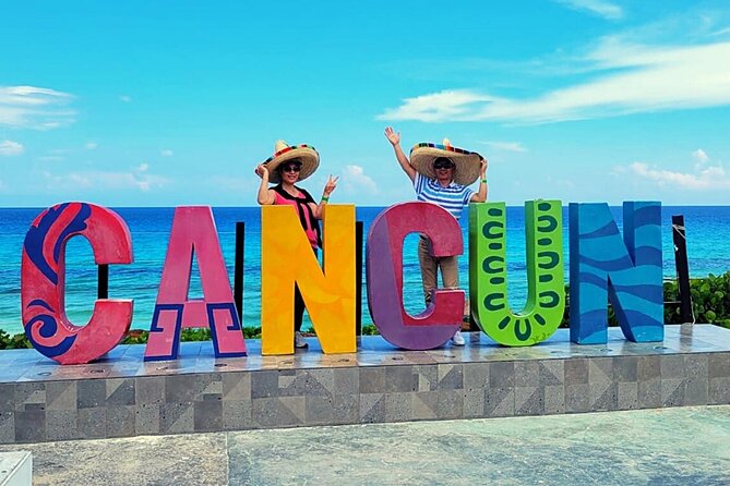 Cancun City Sightseeing and Shopping Tour on a Double Decker bus - Tequila, chocolate, and Plaza la Fiesta