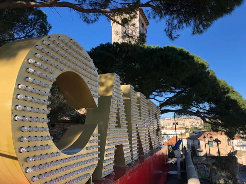 Cannes: City Tour in a Vintage Bus - The final bus tour and changing views