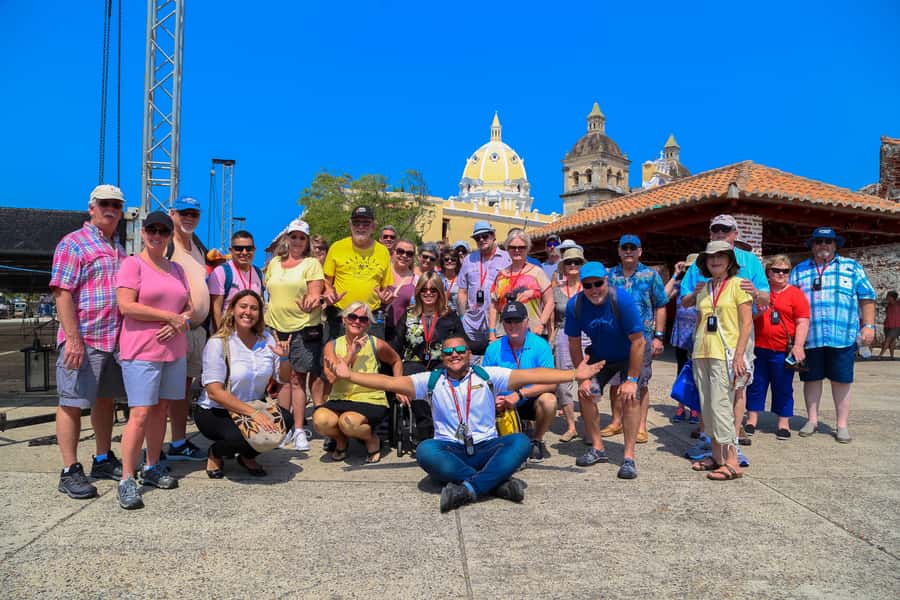 Cartagena: City Sightseeing Hop-On Hop-Off Bus Tour & Extras - Audio commentary and staff support