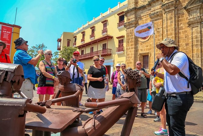 Cartagena: City Tour Hop On Hop Off - Bus Turistico de 2 pisos - Why the bus works well on a first day