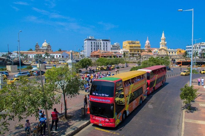 Cartagena: City Tour Hop On Hop Off - Bus Turistico de 2 pisos - What the six-language audio guide adds