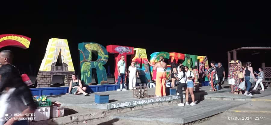 Cartagena: Party on a typical bus crossing the city - Is $11 good value?