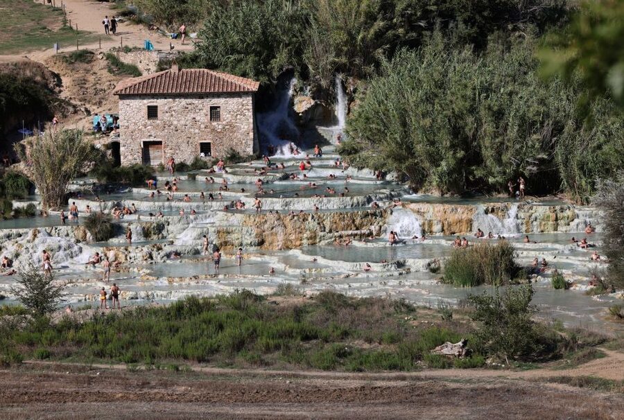Cascate di Saturnia e Pitigliano in Bus con Guida Ambientale - Who will enjoy this day most