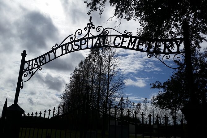 Cemetery and Ghost BYOB Bus Tour in New Orleans - What this New Orleans night tour really offers
