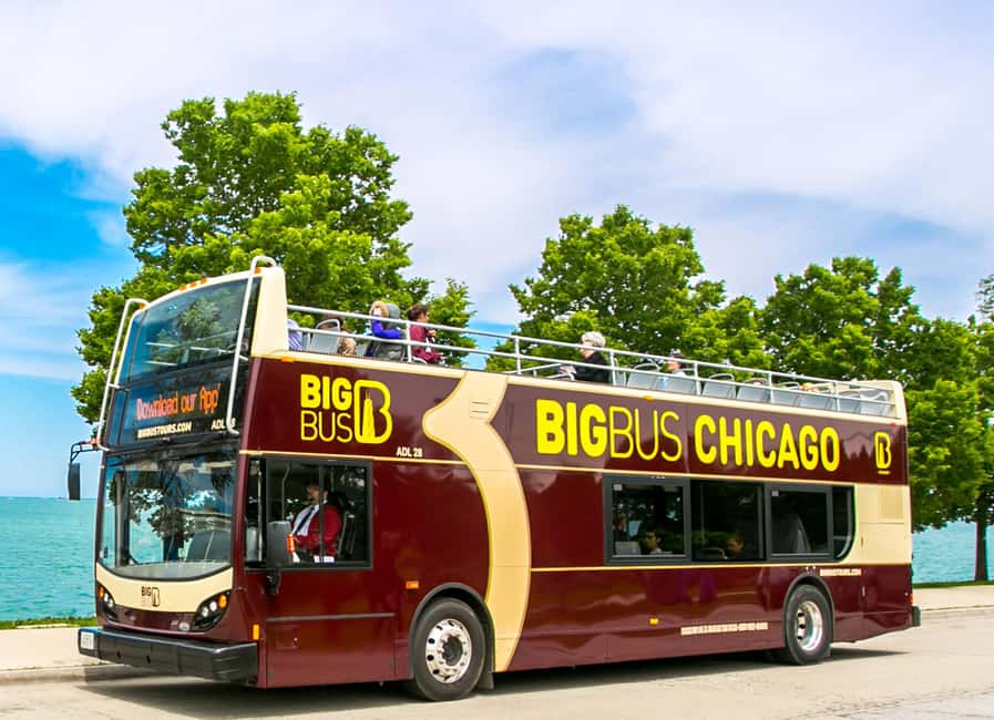 Chicago: Architecture River Tour and Hop-on Hop-off Bus Tour - Watch the clock at bus stops