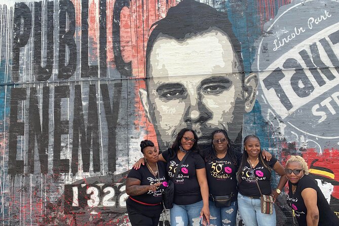 Chicago Crime and Mob Bus Tour - Holy Name Cathedral and the St. Valentine’s Day Massacre