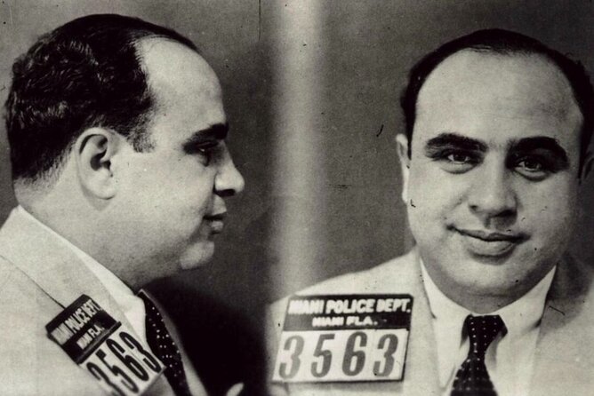 Chicago Gangsters and Ghosts Luxury Minibus Tour - Starting at the Palmer House in the Loop