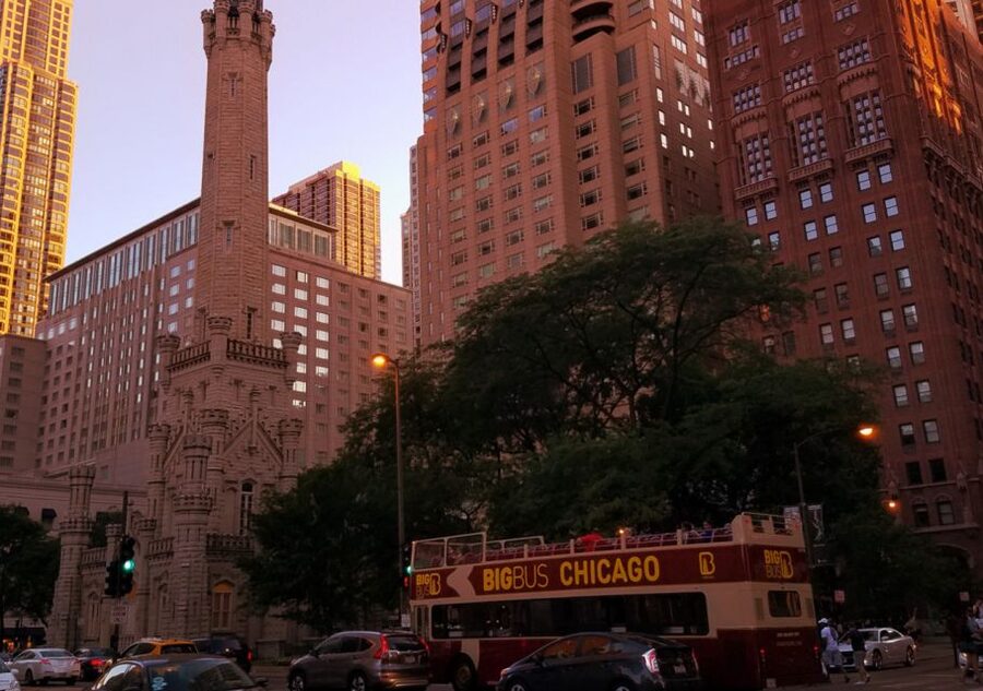 Chicago: Sunset Tour by Open-top Bus with Live Guide - Willis Tower and the central Chicago view