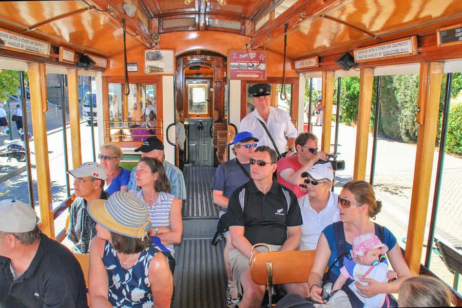 Christchurch: Hop-On Hop-Off Tour by Vintage Tram - How to use the 50-minute circuit