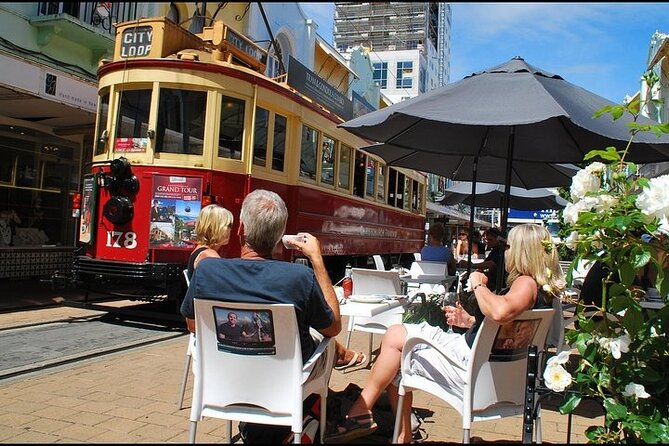 Christchurch Hop-On Hop-Off Tram - Canterbury Museum and the Botanic Gardens