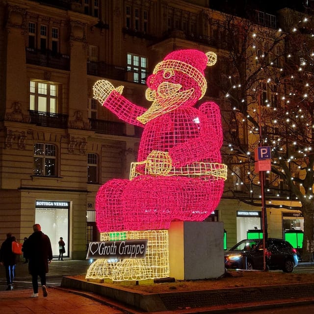 Christmas market lights tour bus through Berlin, free mulled wine (2.5 hours) - Starting on Kurfürstendamm