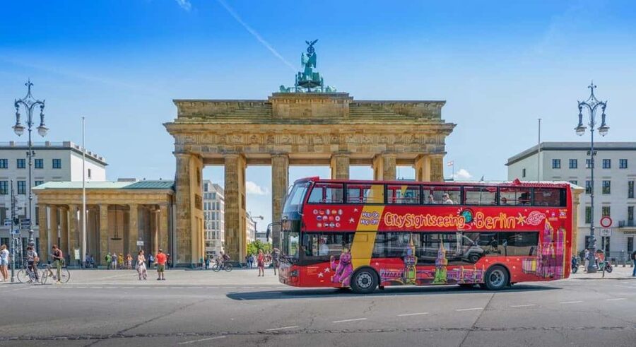 City Sightseeing Berlin: HOHO Bus - All Lines & Icebar - How the two Berlin bus routes fit together