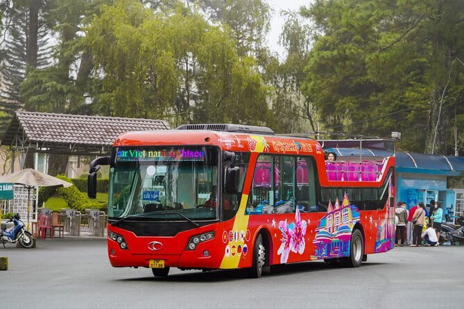 City Sightseeing Da Lat Hop-On Hop-Off Bus Tour - Stop 1: Da Lat Night Market and the city center