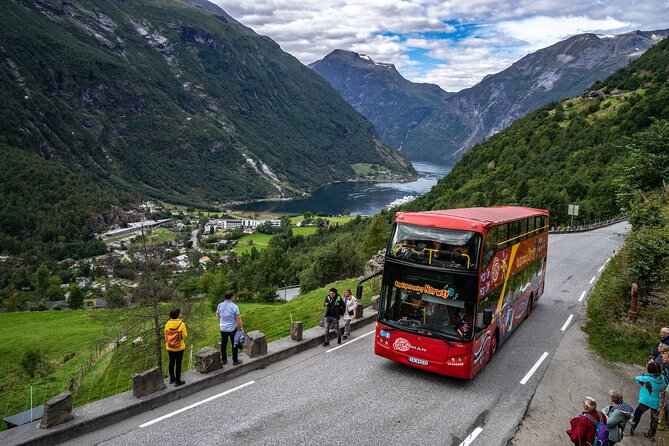 City Sightseeing Geiranger Hop-On Hop-Off Bus Tour - What this Geiranger bus tour actually does