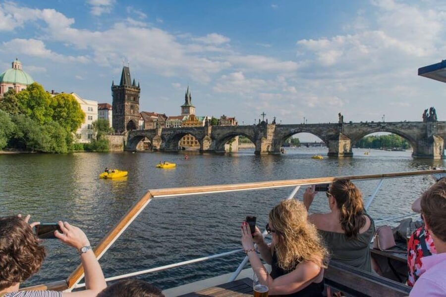 City Sightseeing Prague HOHO Bus, Castle Tour + River Cruise - Booking details that affect your day