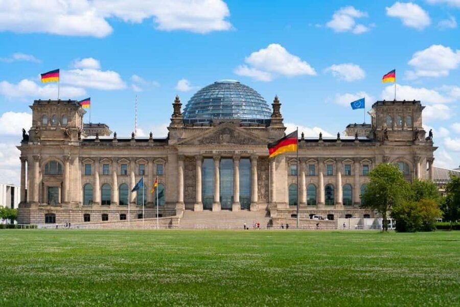 CitySightseeing Berlin HOHO Bus- All Lines (A+B) & Boat Tour - Zoo, Kurfürstendamm, and the western circuit