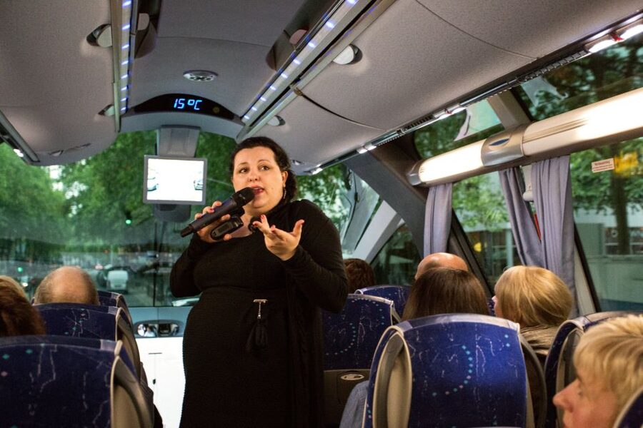 Cologne: 1.5-Hour Comedy Bus Tour - Key points at a glance
