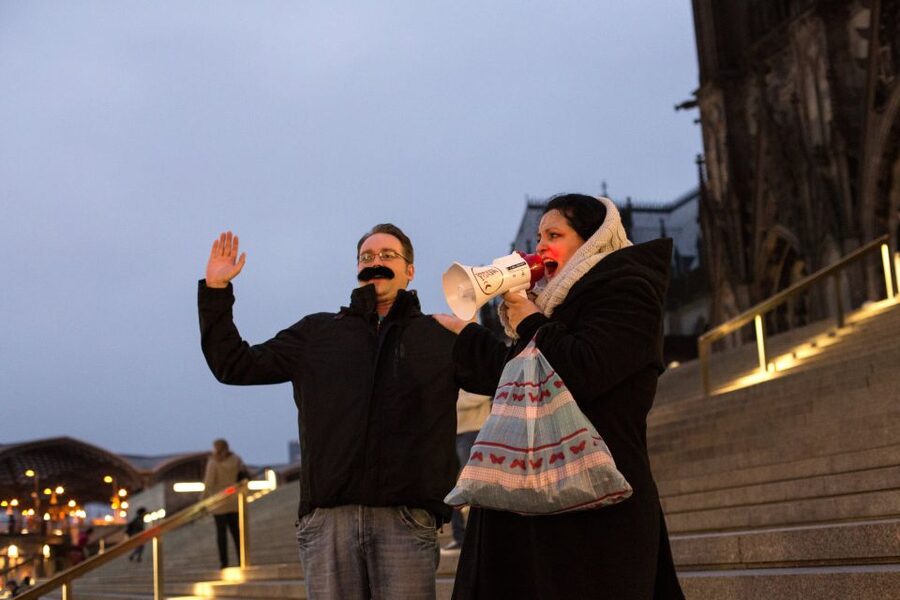 Cologne: 1.5-Hour Comedy Bus Tour - Is $39 a fair price?
