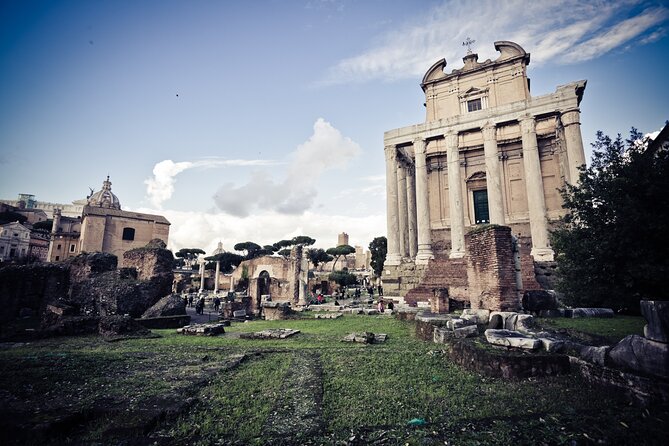 Colosseum Escorted Entrance Combo Pass with Open Bus - Entering the Colosseum, Forum, and Palatine Hill