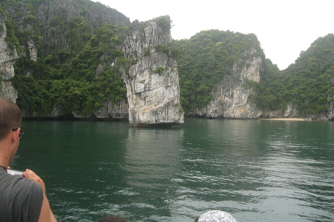 Combo: Bus Ha Noi to Cat Ba + 1 Day Boat Trip, La Ha Bay, Ha Long Bay - The four-hour bus ride from Hanoi to Cat Ba